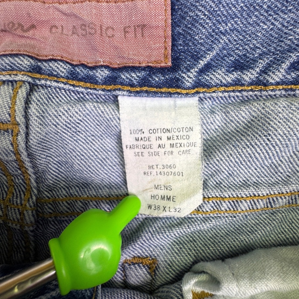 Eddie Bauer Men's Classic Fit Light Wash Jeans Size 38x32 Blue Denim 100% Cotton - Picture 3 of 9